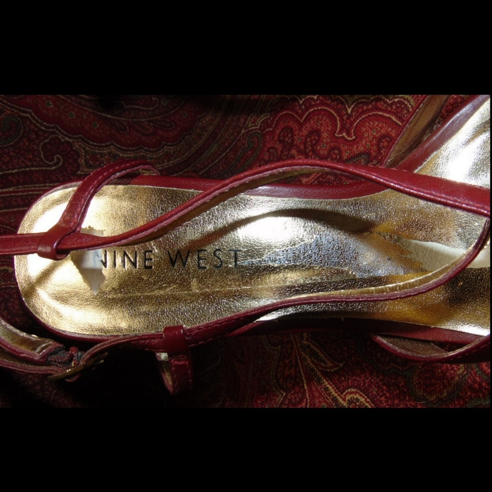 NINE WEST burgundy sandals 6.5 w/4" heel 💥🕚 - Picture 4 of 9